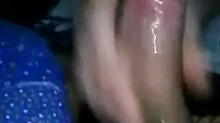 تدليك قضيب كبير صلب مع واقي وتفريغ المني في غلاف