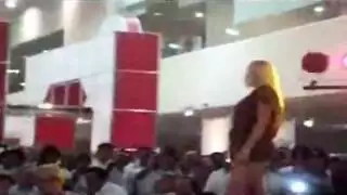 أفلام إباحية لمراهقات فاقدات الوعي في المدرسة