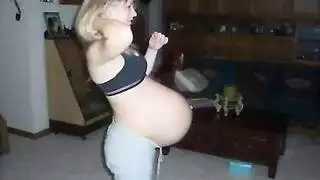 الممثلة نرمين ماهر تمارس الجنس أمام الكاميرا