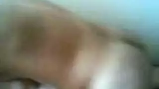 سكس مصري صريح: فتاة محلية تُنكح في ملابس داخلية حمراء