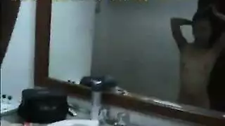 تلميذة وقحة تحصل على درس جنسي قاس من أستاذها