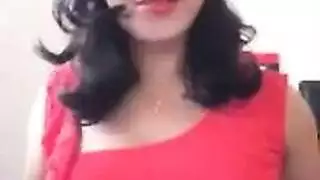 عاهرة مصرية تقايض فاتورة التليفون بجنس ساخن