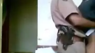 نداء الواجب: جنس صريح بين زملاء يرتدون الزي الرسمي