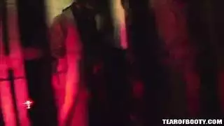 الجندي يضرب جمال سعوديات في جنس جماعي