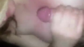 تمت ممارسة الجنس مع فتاة هاوية عاهرة في الغابة ، من قبل رجل الحي الذي تعيش فيه ، حتى جاءت