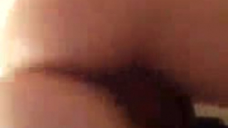 لاتينا جميلة مع أباريق الحليب الكبيرة، إيدن خطية تحصل مارس الجنس من قبل رجل أسود.