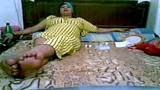 نيك بنت مصرية هايجة وكسها خبرة فى النيك الساخن عرب نار ساخن