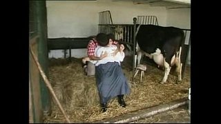 فيلم سكس ألماني كلاسيكي قديم بعنوان مزرعة الابقار