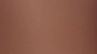 شقراء حلوة في ممارسة الجنس في القطار.