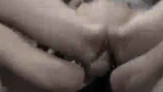 جيسي جين يزداد مارس الجنس أمام الكاميرا وأخذ كرات ديك ضخمة عميق