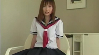 صغيرة يابانية حلمة الثدي ، إيريس عميقة بعد أن أعطت وظيفة لها لرجلها