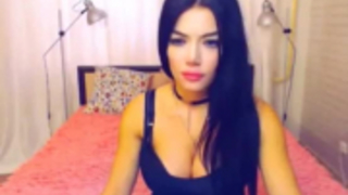 فاتنة مغرية مع لطيفة، جولة بعقب فرك بلطف عصي لحم اثنين من اللحم في نفس الوقت.