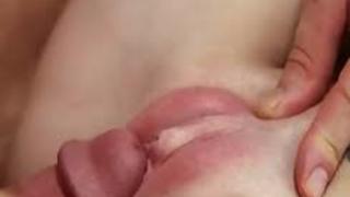 سكس اجنبى هوت نيك بنت الزوجة الشرموطة بعنف فى كسها