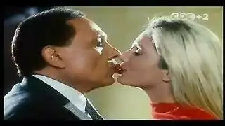 أجمل قبلات مشاهير السينما المصرية و سكس اغراء مثير جدا