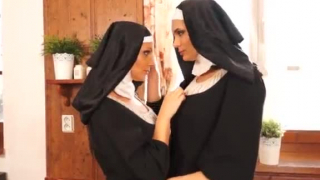 اثنين من الفتيات مثليه لعق سيئة كس