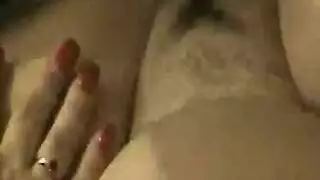 امرأة جميلة، جيسيكا ريان تغوي خطوتها وطلب منه أن يمارس الجنس مع أدمغتها.