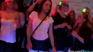 مسمر المراهقين CFNM في حفلة