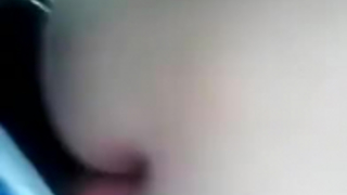 يعمل في سن المراهقة الروسية من أجل رجل من حيها وغالبا ما يعطيه المص.