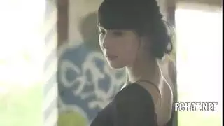 مارس الجنس نموذج مثير اليابانية تقريبا على حلبة الرقص بعد مص الديك