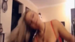 كانت فتاة جميلة متحمسة حول تبادل لاطلاق النار الصورة التي جاءت، لذلك كانت لديها حصة مع متجرد جيد.