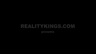 عاطفي ميلف عاطفي فرك بعضهم البعض كس العصير ، في منتصف الليل