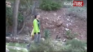 نيك علني على الطريق و فتاة تلبي رغبات حبيبها الجنسية