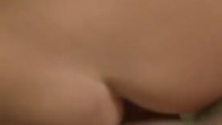 الأخت تضاجعني بينما الجميع في المنزل