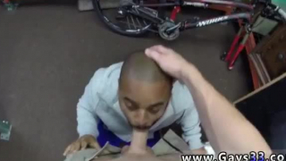 بعد بعض التدريب على BDSM ، تحب فتاة الأبنوس النحيلة أن تشعر بوجود دسار في مؤخرتها قبل أن تحصل على مارس الجنس