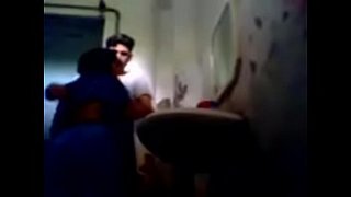 باكستاني ينيك زوجة اخوه بالقوة في الحمام