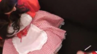 امرأة سمراء ذات شعر أحمر ، بوما سويد تمارس الجنس في غرفة نوم من قبل عشيقها المتزوج