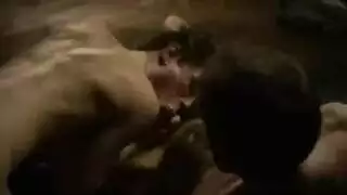 مشهد مص الزب من فيلم أحنبي واللبوة الساخنة تبتلع الزب في فمها بقوة
