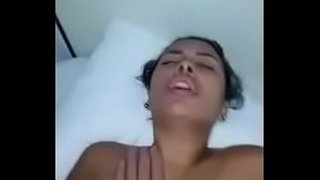 متناكه مصرية تتناك في كسها وتصوت من الهيجان